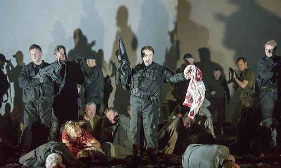 لندن: مشهد اغتصاب جماعي في مسرحية يغضب الجمهور ويكاد يخرجه عن طوره صورة رقم 6