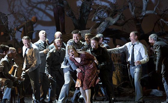 لندن: مشهد اغتصاب جماعي في مسرحية يغضب الجمهور ويكاد يخرجه عن طوره صورة رقم 4