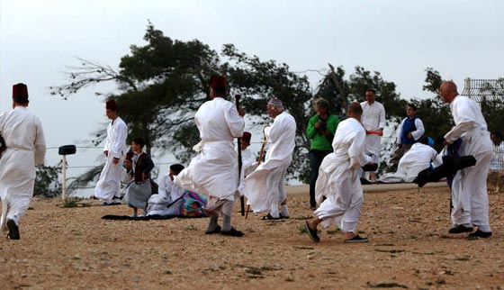 نابلس.. اصحاب اقدم لغة في العالم يحتفلون بعيد نزول التوراة صورة رقم 6