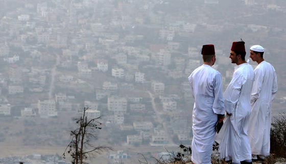 نابلس.. اصحاب اقدم لغة في العالم يحتفلون بعيد نزول التوراة صورة رقم 8