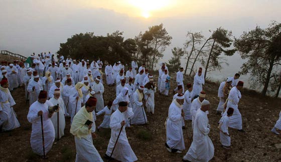 نابلس.. اصحاب اقدم لغة في العالم يحتفلون بعيد نزول التوراة صورة رقم 9