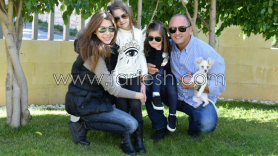 صور نانسي عجرم في الفراش مع طفلتيها وقصّة قبل النوم.. صورة رقم 5