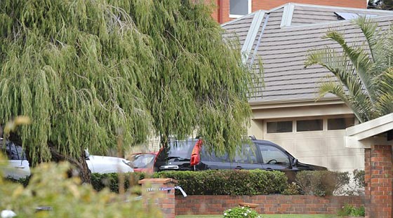  مقتل مدرب منتخب استراليا لكرة القدم طعنا على يد ابنه! صورة رقم 13