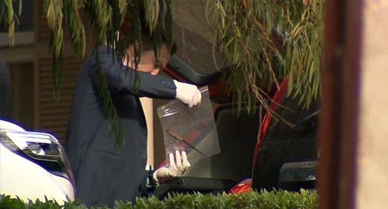  مقتل مدرب منتخب استراليا لكرة القدم طعنا على يد ابنه! صورة رقم 9