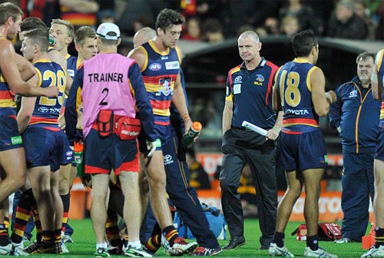  مقتل مدرب منتخب استراليا لكرة القدم طعنا على يد ابنه! صورة رقم 5