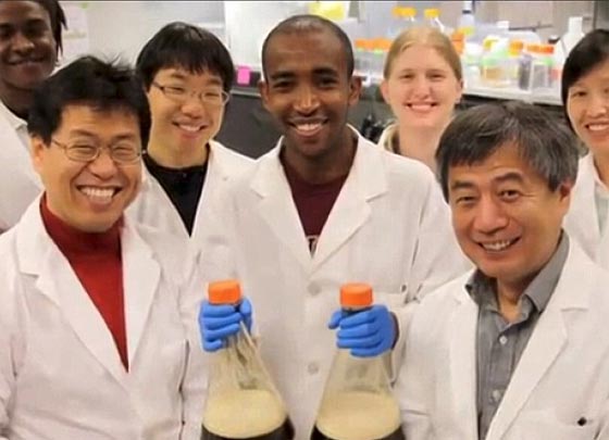 بروفيسور يدّعي كذبا انه طوّر لقاحا ضد الايدز ويسجن صورة رقم 2