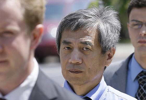 بروفيسور يدّعي كذبا انه طوّر لقاحا ضد الايدز ويسجن صورة رقم 4