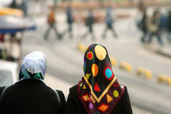 مسؤولون يطالبون الفتيات الالمانيات بالاحتشام مراعاة لمشاعر المسلمين صورة رقم 1 مسؤولون يطالبون الفتيات الالمانيات بالاحتشام مراعاة لمشاعر المسلمين صورة رقم 1