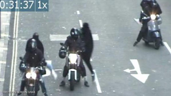 نهاية عصابة البرقع التي نفذت اخطر السرقات واعتقال افرادها صورة رقم 2