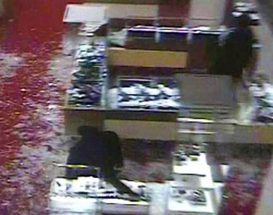 نهاية عصابة البرقع التي نفذت اخطر السرقات واعتقال افرادها صورة رقم 3