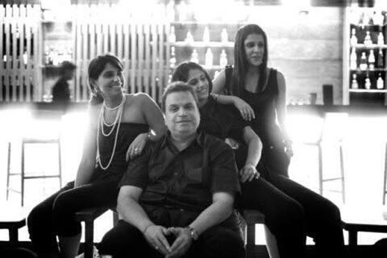  صور بنات هنديات في سيلفي مع آبائهن بتشجيع رئيس الوزراء   صورة رقم 14