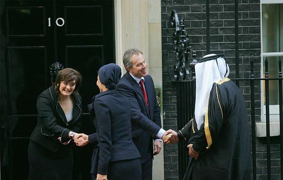 كشف جديد.. الشيخة موزة التقت بهيلاري كلينتون سرا.. بوساطة من شيري بلير صورة رقم 4