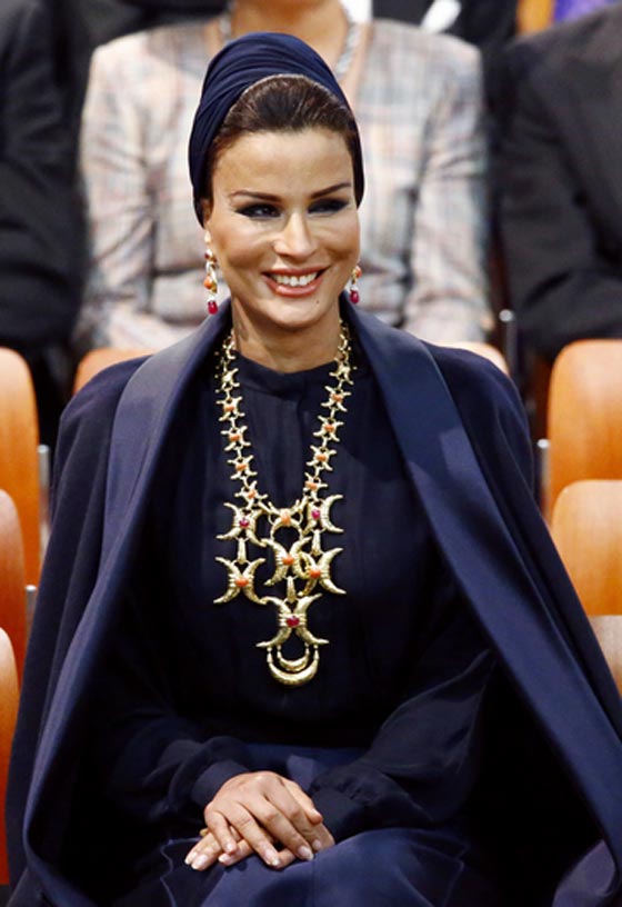 كشف جديد.. الشيخة موزة التقت بهيلاري كلينتون سرا.. بوساطة من شيري بلير صورة رقم 6