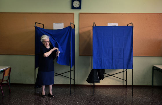 اليوم.. اليونانيون يصوتون على خطة الانقاذ الاوروبية لبلدهم صورة رقم 4