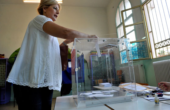 اليوم.. اليونانيون يصوتون على خطة الانقاذ الاوروبية لبلدهم صورة رقم 7