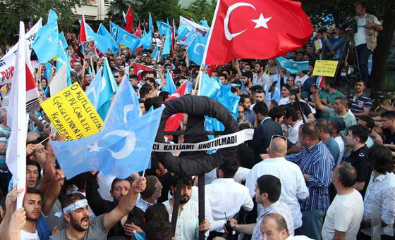 مظاهرات غضب في تركيا بسبب منع الصين مسلميها من الصيام صورة رقم 3