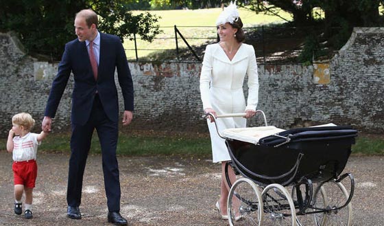 صور الاميرة البريطانية الجديدة تتعمد بمياه جيء بها من نهر الاردن صورة رقم 4