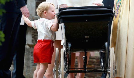 صور الاميرة البريطانية الجديدة تتعمد بمياه جيء بها من نهر الاردن صورة رقم 14