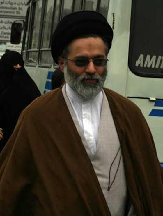 فيلم وثائقي يكشف الثراء الفاحش لابناء عائلة المرشد الاعلى لايران خامنئي  صورة رقم 14