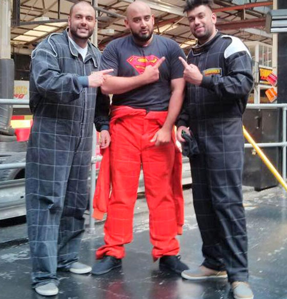 فصل موظفين حاكوا عملية ذبح وبريطاني تجول في لندن بعلم داعش صورة رقم 5