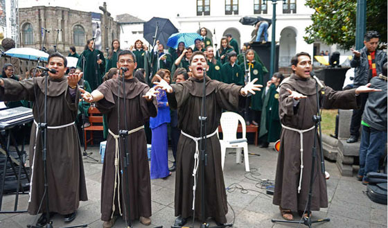 بابا الفاتيكان في جولة بامريكا اللاتينية ومحطته الاولى الاكوادور صورة رقم 9