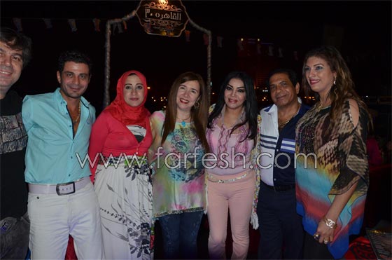 ليلى غفران تطل بملابس ضيقة تظهر زيادة وزنها في رمضان صورة رقم 4