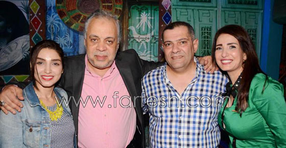 صور نجوم الفن مع عائلاتهم في ليالي رمضان صورة رقم 8