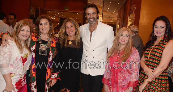 صور نجوم الفن مع عائلاتهم في ليالي رمضان صورة رقم 18