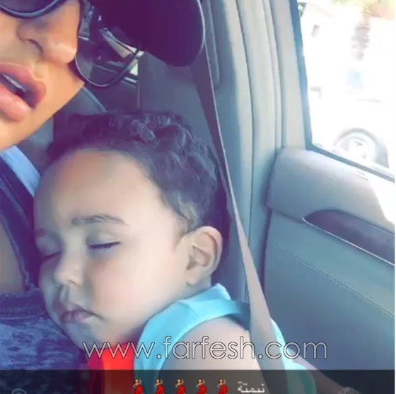 توأم زينة يغار من طفل في احضان شذى حسون صورة رقم 1