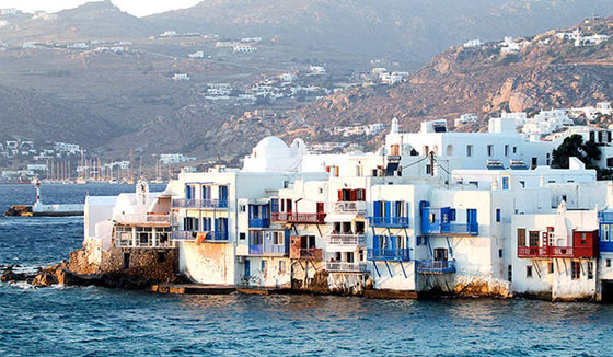 فيللات فاخرة على طبق من ذهب اتاحتها الازمة اليونانية صورة رقم 5