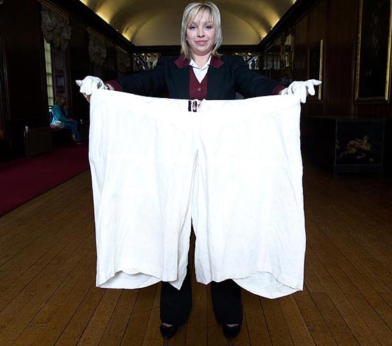 بيع سروال داخلي للملكة فيكتوريا في مزاد علني..  بمبلغ مفاجئ صورة رقم 4