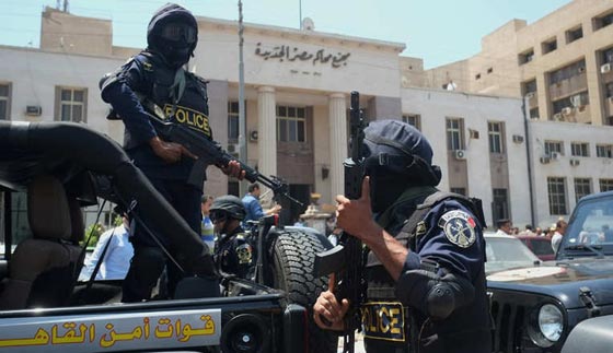 شرطي يصرع محاميا باطلاق الرصاص عليه.. في محكمة مصرية!! صورة رقم 1