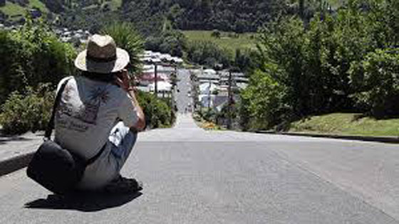 بالصور.. تعرف على اكثر الشوارع انحدارا في العالم صورة رقم 10