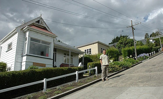 بالصور.. تعرف على اكثر الشوارع انحدارا في العالم صورة رقم 3