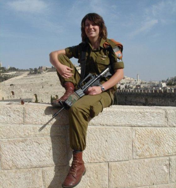 مجندة يهودية قاتلت داعش الى جانب الأكراد تعود الى اسرائيل صورة رقم 3