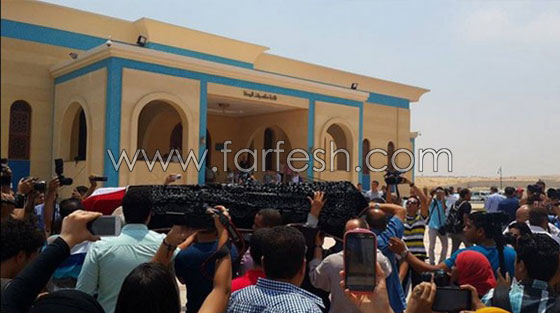 صور الفنانين النجوم يودعون الراحلين عمر الشريف وسامي العدل صورة رقم 1