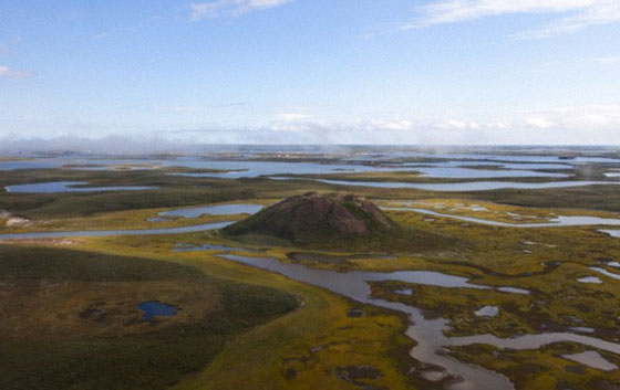 اتساع فتحة نهاية العالم العملاقة في سيبيريا.. وتحولها الى بحيرة غريبة صورة رقم 10