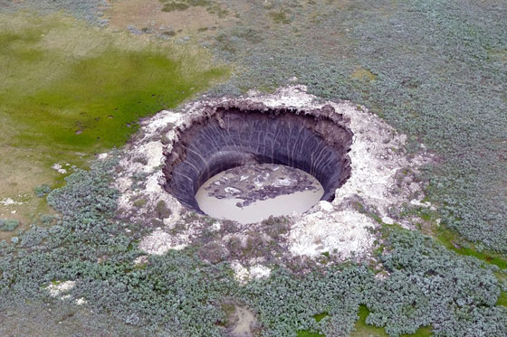 اتساع فتحة نهاية العالم العملاقة في سيبيريا.. وتحولها الى بحيرة غريبة صورة رقم 7