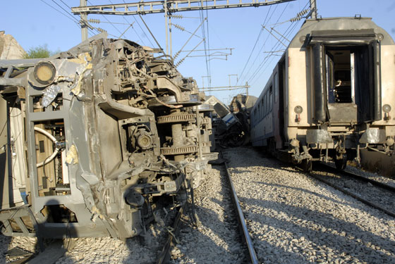 الحوادث الدامية تلاحق التونسيين.. اصطدام قطارين يسفر عن عشرات الجرحى صورة رقم 3