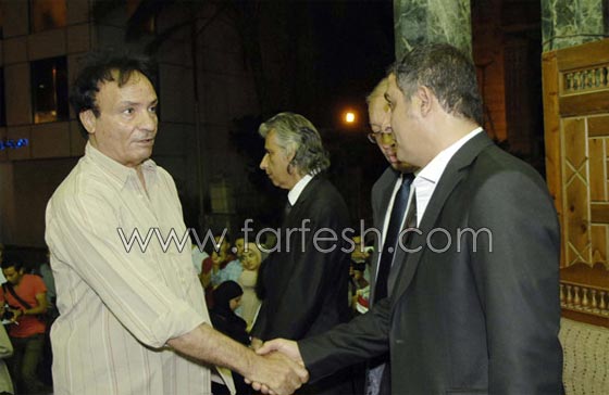  صور الفنانين الذين حضروا عزاء الفنان الراحل عمر الشريف صورة رقم 5