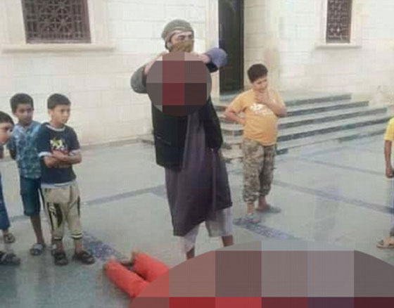 داعش يضع 7 شروط على حجاب المرأة اهمها عدم التطيب بالعطر صورة رقم 5