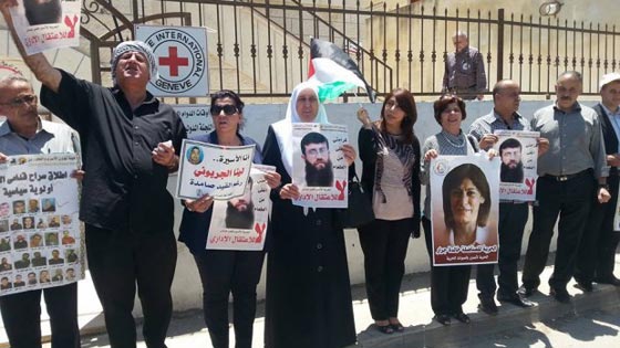 بمناسبة عيد الفطر.. ارقام دقيقة عن عدد الاسرى الفلسطينيين في سجون اسرائيل صورة رقم 1