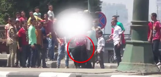 العيد في مصر فرحة افسدها التحرش.. شاهد لقطات من هناك صورة رقم 1