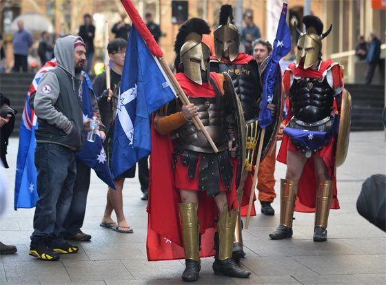 شوارع استراليا تضج بالتظاهرات المؤيدة له والمناهضة ايضا صورة رقم 12