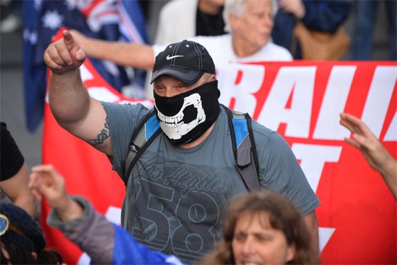 شوارع استراليا تضج بالتظاهرات المؤيدة له والمناهضة ايضا صورة رقم 5