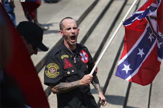 كارولاينا الجنوبية تشهد تظاهرة منظمة.. معادية للسود صورة رقم 1