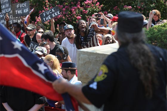 كارولاينا الجنوبية تشهد تظاهرة منظمة.. معادية للسود صورة رقم 2