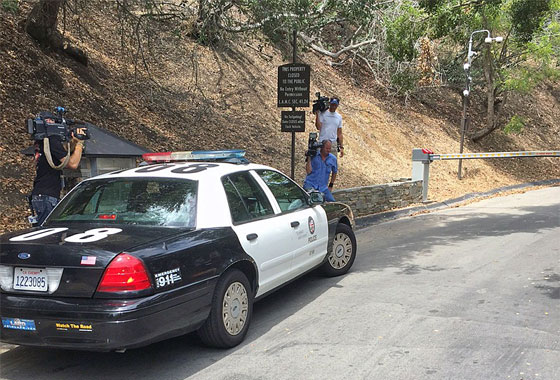 جريمة ام حادث غرق في مسبح منزل النجمة ديمي مور؟ صورة رقم 5