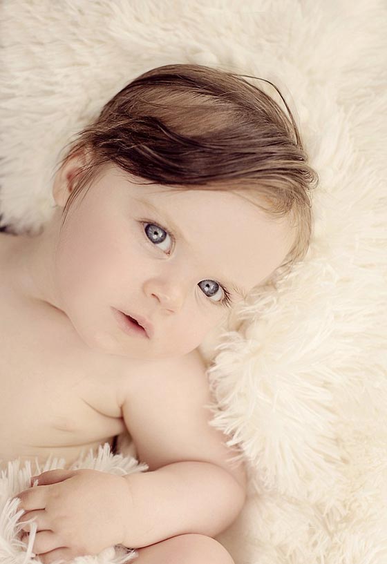 صور ملكة جمال الاطفال نانسي ذات الضحكة الأخاذة بدون اسنان والعينين الساحرتين صورة رقم 3