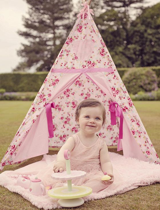 صور ملكة جمال الاطفال نانسي ذات الضحكة الأخاذة بدون اسنان والعينين الساحرتين صورة رقم 2